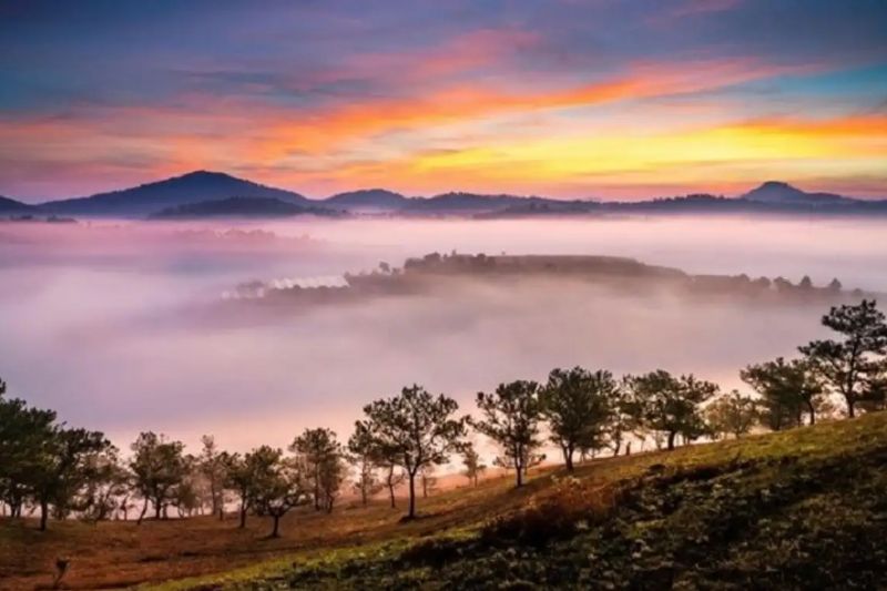 10 beautiful and romantic cloud hunting locations in Da Lat are currently the hottest